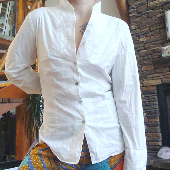 Final Sale - White embroidered button down cotton with stretch - Picture 1 of 9